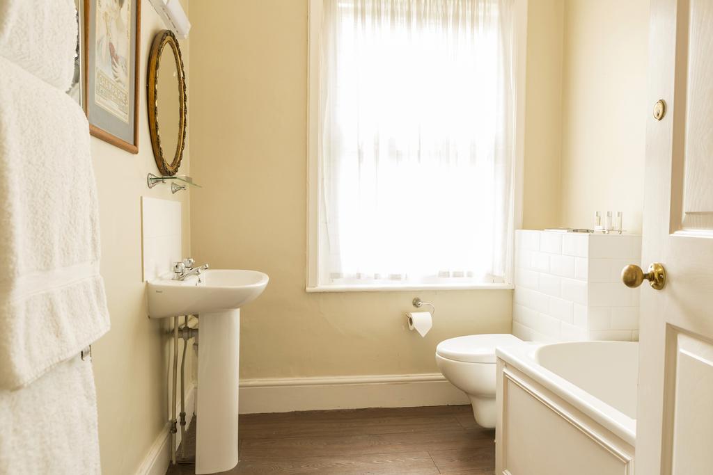 Malvern View Cheltenham Room photo